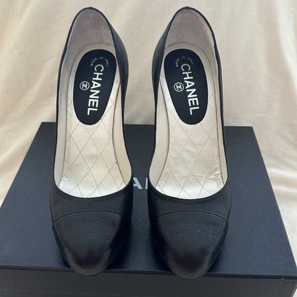 Chanel Pumps - Picture 4 of 11